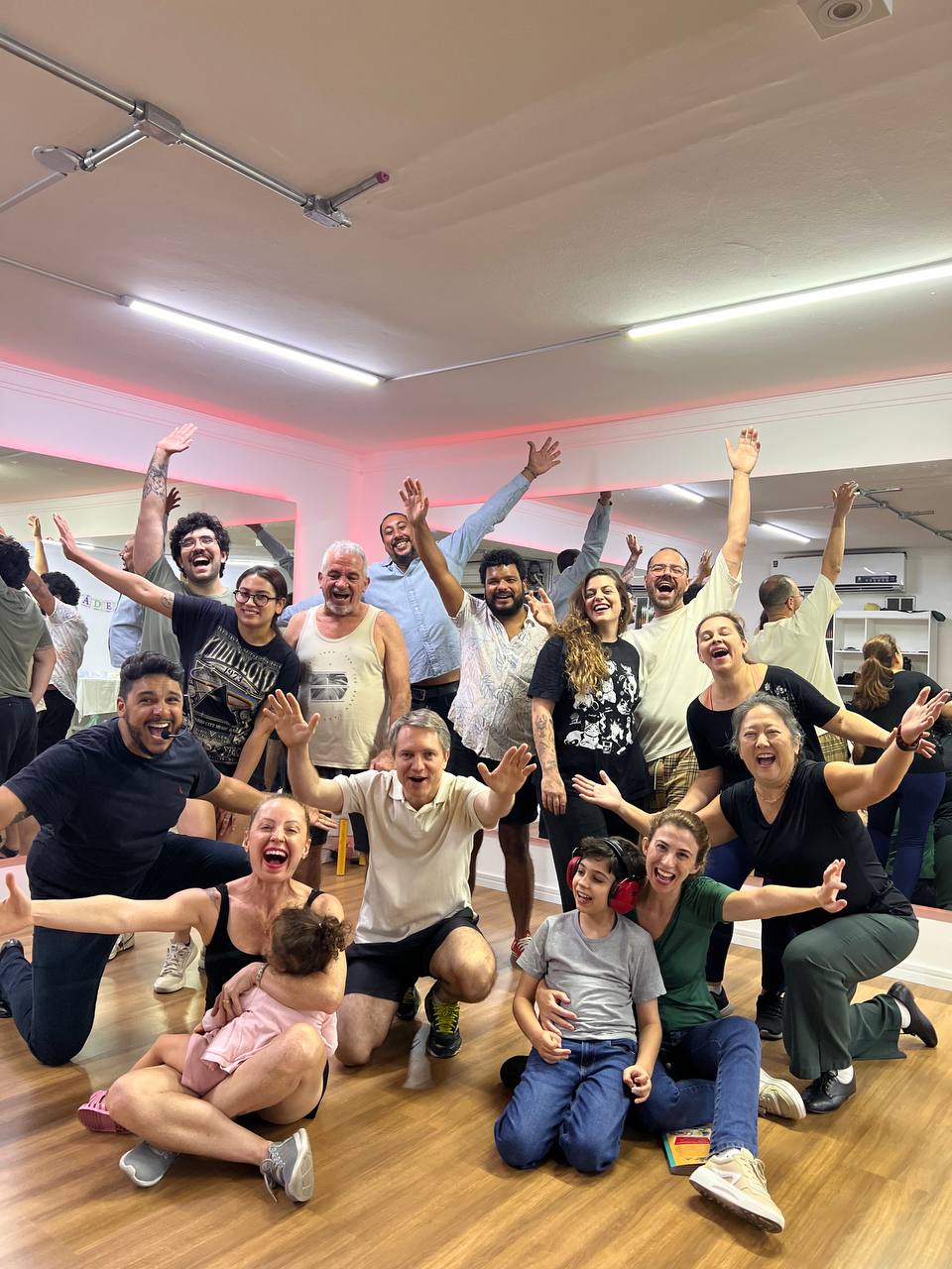 photo 2026 02 02 23 32 31 - Aulas de Dan&ccedil;a de Sal&atilde;o Presencial no Jd. Bonfiglioli